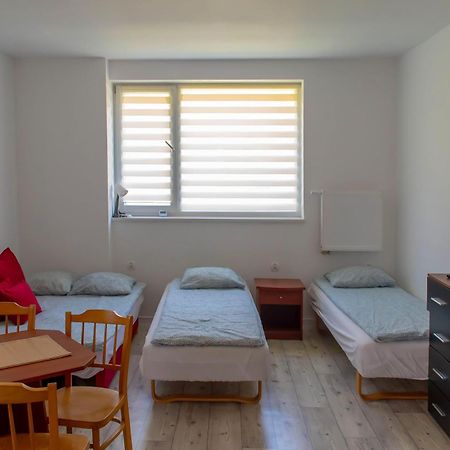 Zielony Zakatek - Apartamenty Nad Jeziorem Ostrowo Troszyn Exterior foto