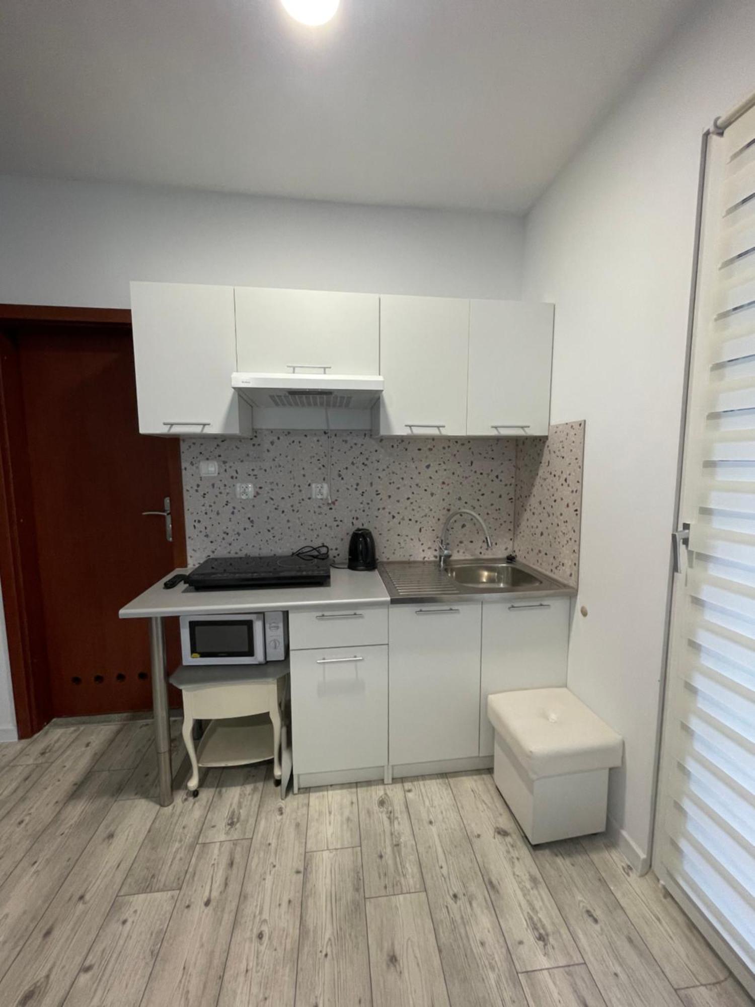 Zielony Zakatek - Apartamenty Nad Jeziorem Ostrowo Troszyn Exterior foto