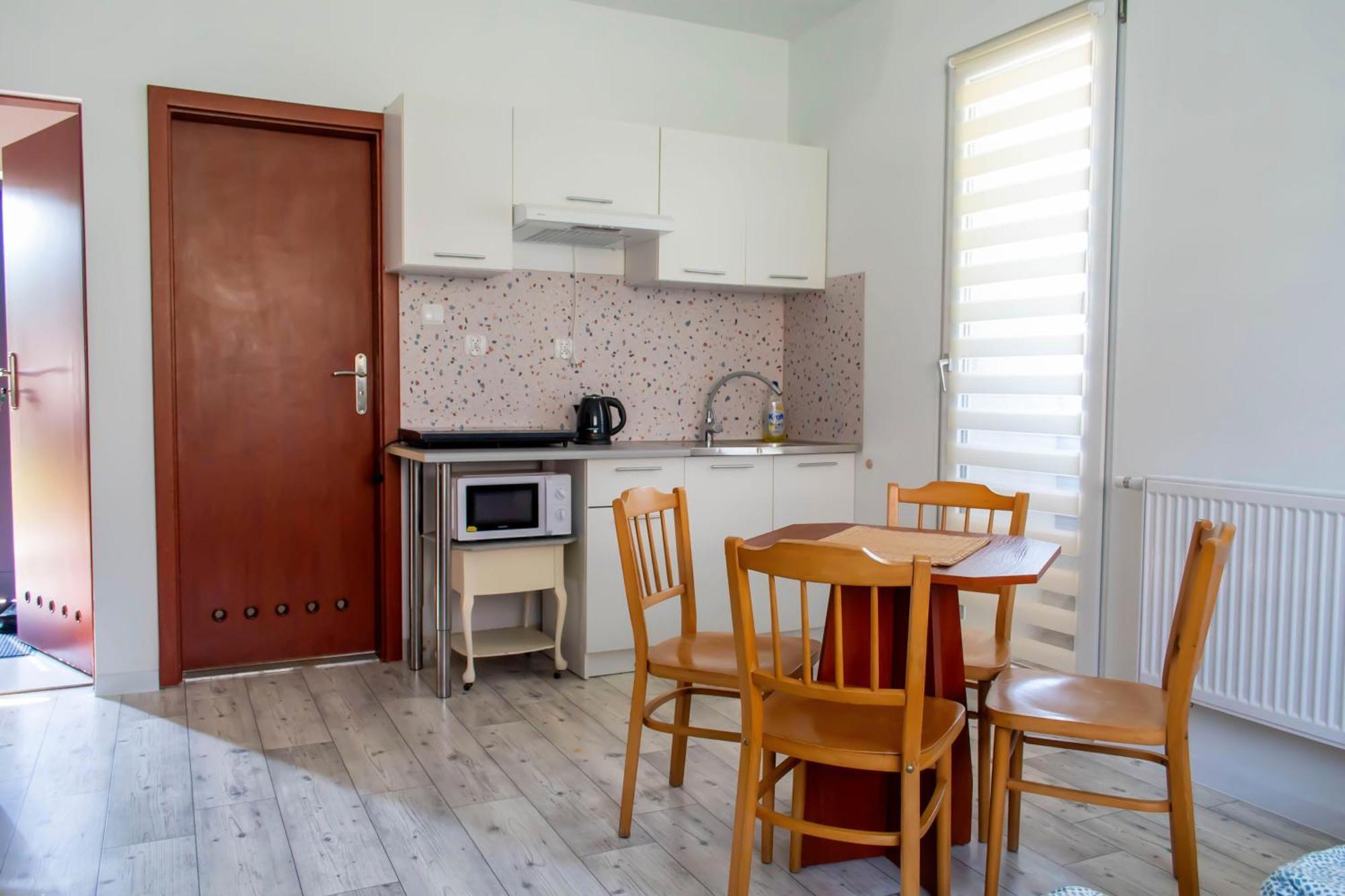 Zielony Zakatek - Apartamenty Nad Jeziorem Ostrowo Troszyn Exterior foto